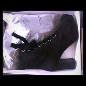 NEW Roberto Festa Lorena Suede Lace-Up Ankle Boots